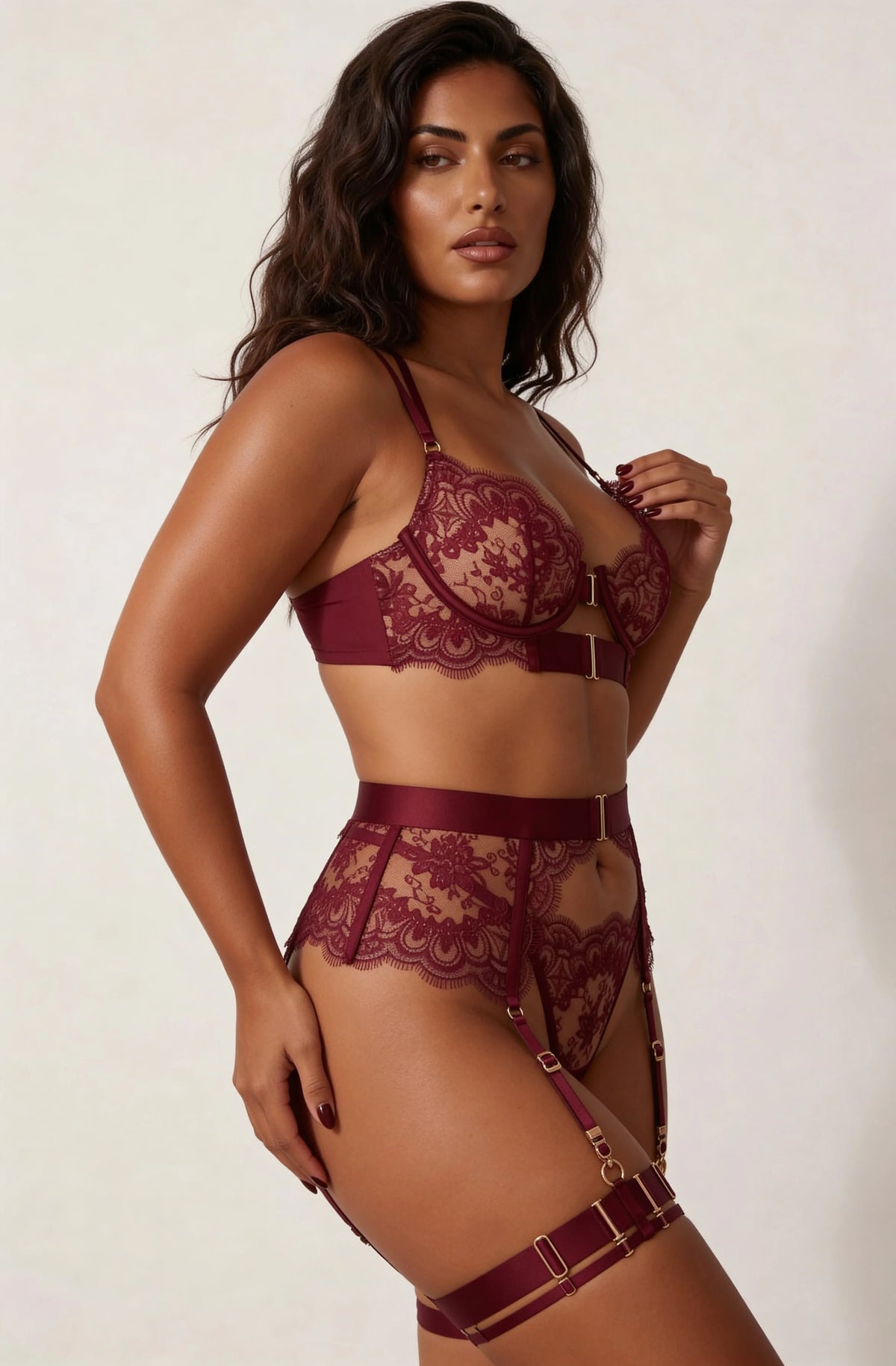 Fire-delt lingerisæt - KEELY Bordeaux