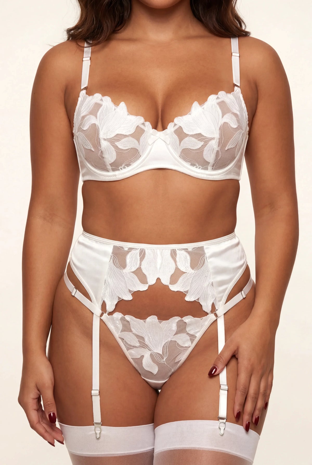 Firedelt lingerisæt - PEARL - NAKED Underwear - Produktnærbillede forfra
