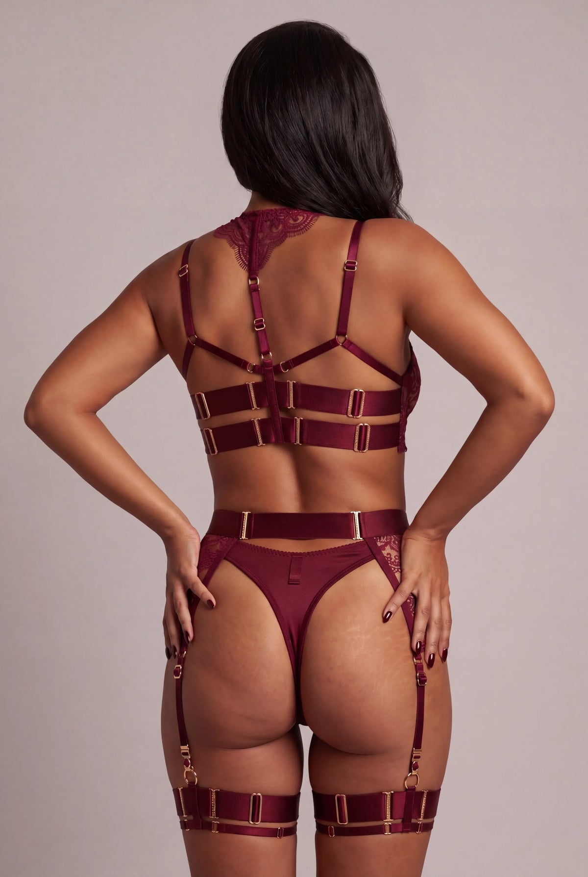 Fire-delt lingerisæt - KEELY Bordeaux 